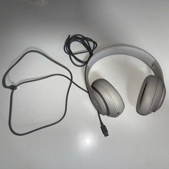 NWOT Beats Studio Pro Bluetooth Wireless Headphones – Sandstone - Picture 3 of 7